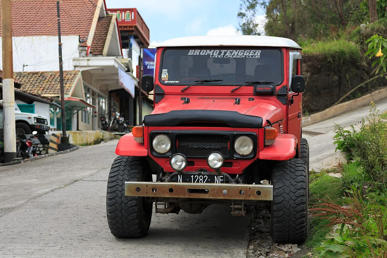 Jeep Hardtop 4x4 Dieng Kasa siap mengantar peserta ekspedisi