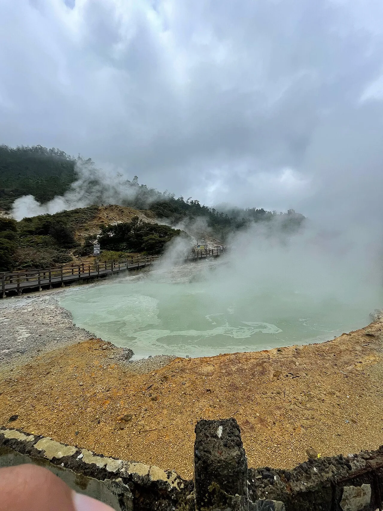 Eksplorasi lanskap Kawah Sikidang Dataran Tinggi Dieng